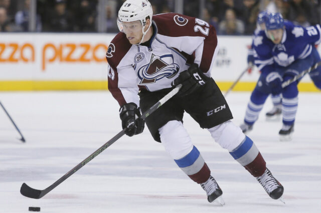 Nathan MacKinnon wants a long-term extension