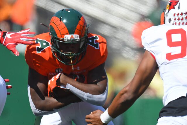 Marvin Kinsey runs on Saturday. Credit: Ron Chenoy, USA TODAY Sports.