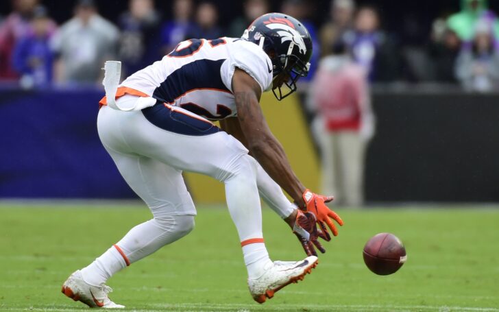 Chris Harris picks up the blocked field goal. Credit: Tommy Gilligan, USA TODAY Sports.