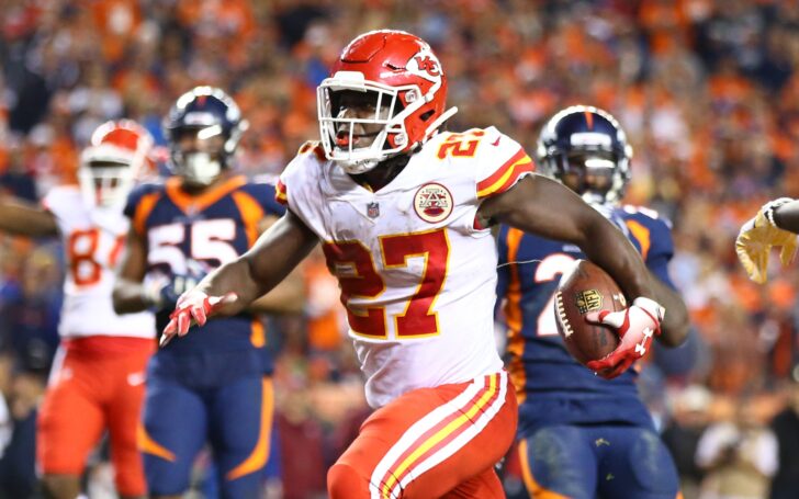 Kareem Hunt scores the winning touchdown. Credit: Mark. J Rebilas, USA TODAY Sports.