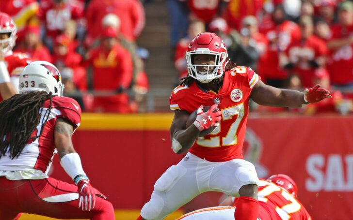 Kareem Hunt runs. Credit: Jay Biggerstaff, USA TODAY Sports.