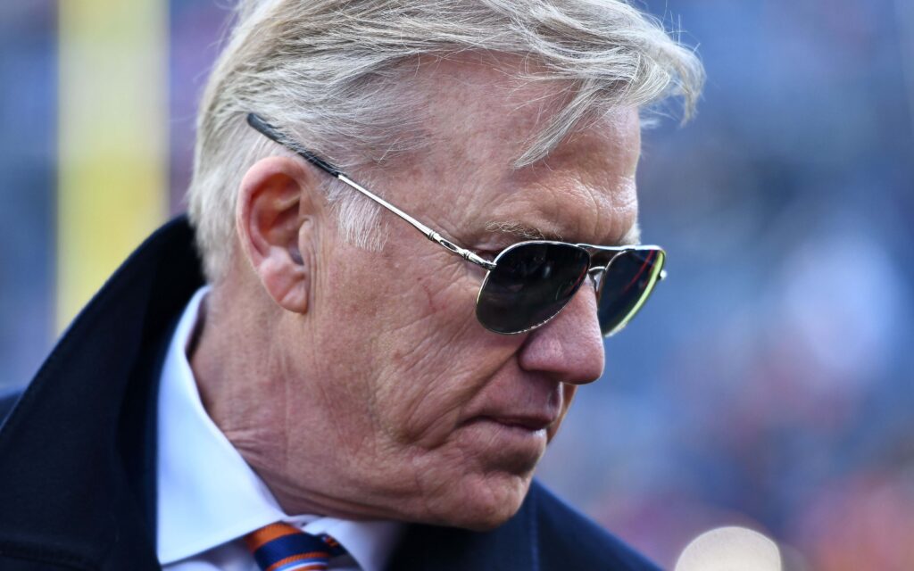 John Elway. Credit: Ron Chenoy, USA TODAY Sports.