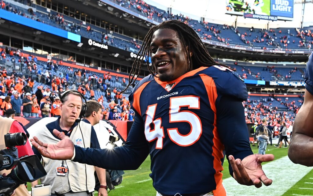 Alexander Johnson after his two-sack performance against Tennessee. Credit: Ron Chenoy, USA TODAY Sports.