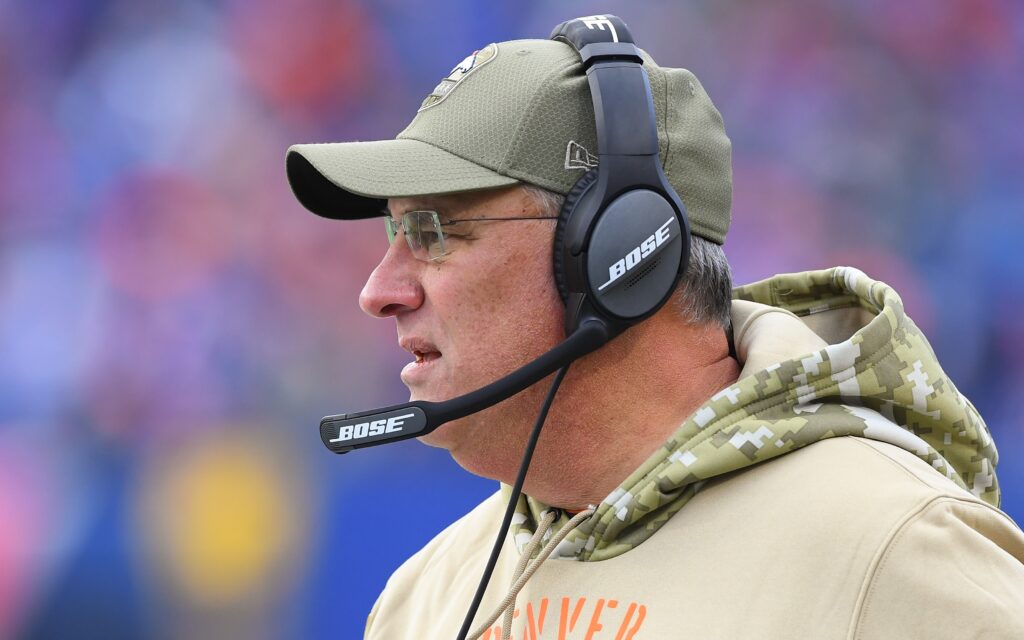 Vic Fangio in Broncos' loss to Bills. Credit: Rich Barnes, USA TODAY Sports.