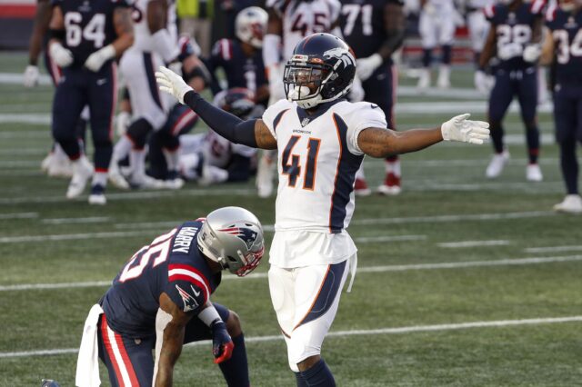 De'Vante Bausby against the Patriots in Week 6. Credit: Winslow Townson, USA TODAY Sports.