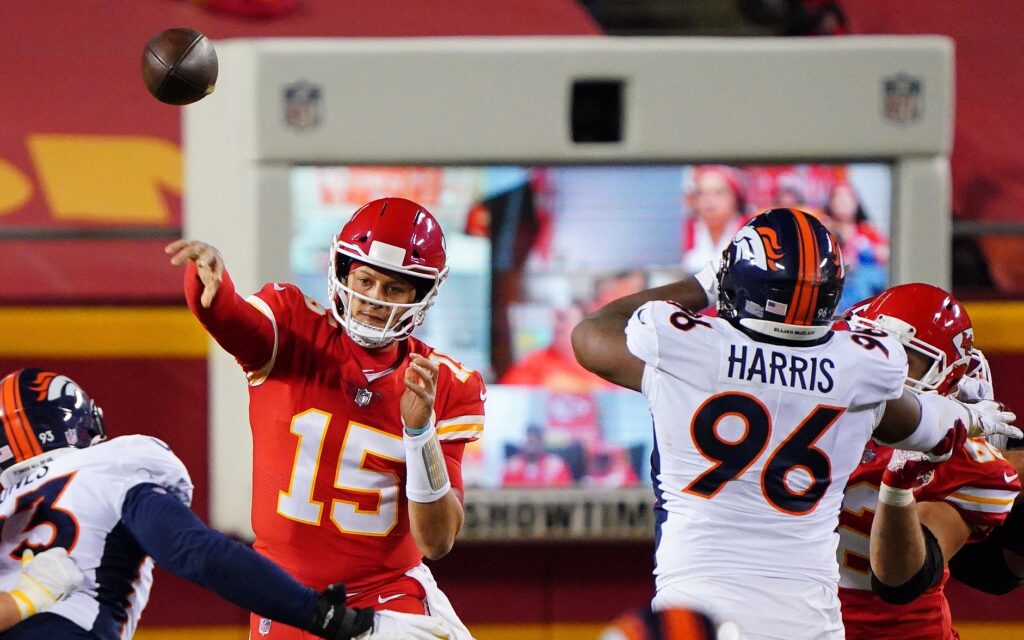 Shelby Harris before he defends a Patrick Mahomes pass. Credit: Jay Biggerstaff, USA TODAY Sports.