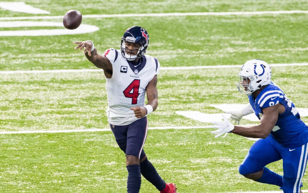 Deshaun Watson throws on the run. Credit: Trevor Ruszkowski, USA TODAY Sports.