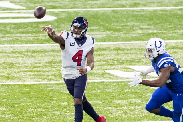 Deshaun Watson throws on the run. Credit: Trevor Ruszkowski, USA TODAY Sports.