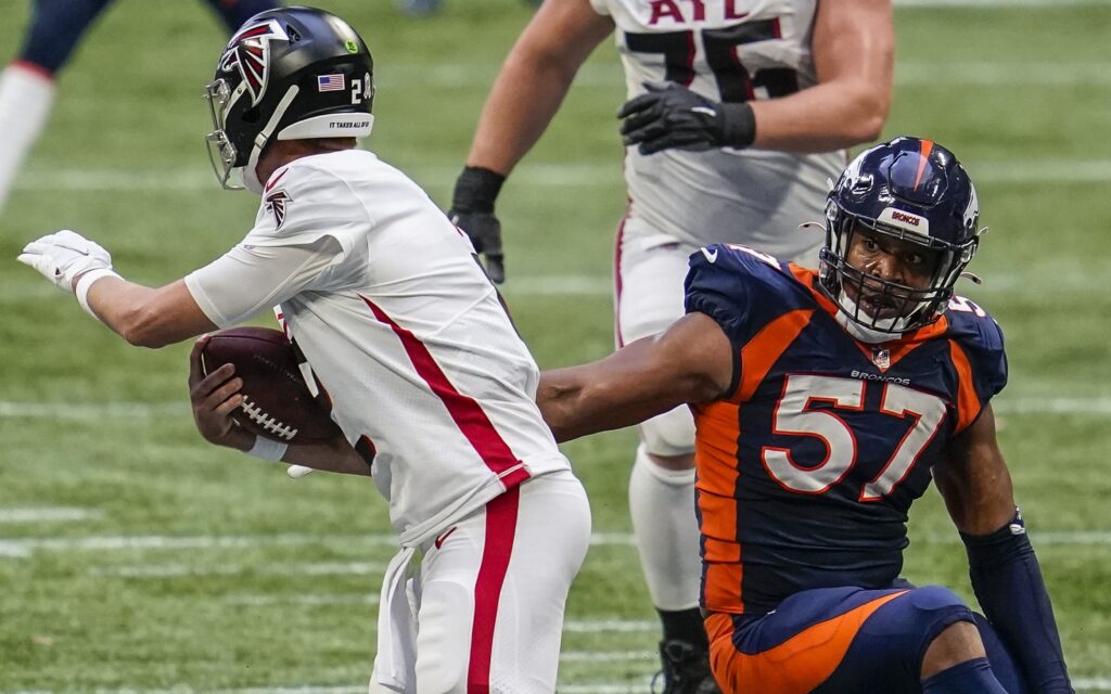 DeMarcus Walker misses a tackle on Matt Ryan. Credit: Dale Zanine, USA TODAY Sports.