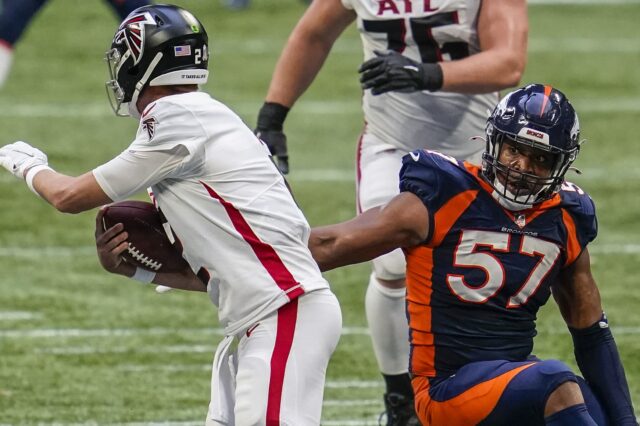 DeMarcus Walker misses a tackle on Matt Ryan. Credit: Dale Zanine, USA TODAY Sports.