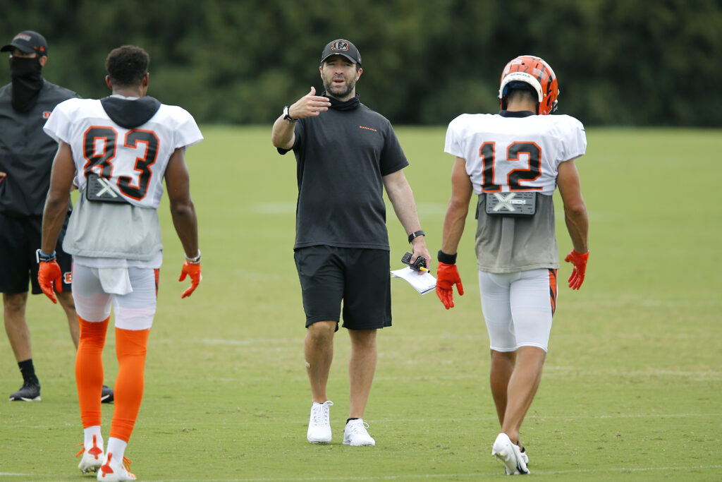 Cincinnati Bengals offensive coordinator Brian Callahan (center)during training camp at the teams practice facility.