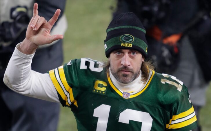 Aaron Rodgers tells his home crowd in Green Bay he loves them. Credit: Dan Powers, USA TODAY Sports.