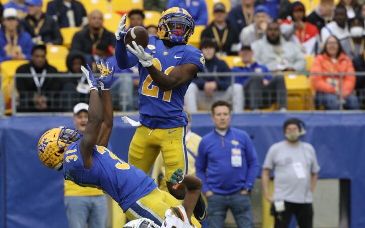 Damarri Mathis interception. Credit: Charles LeClaire, USA TODAY Sports.