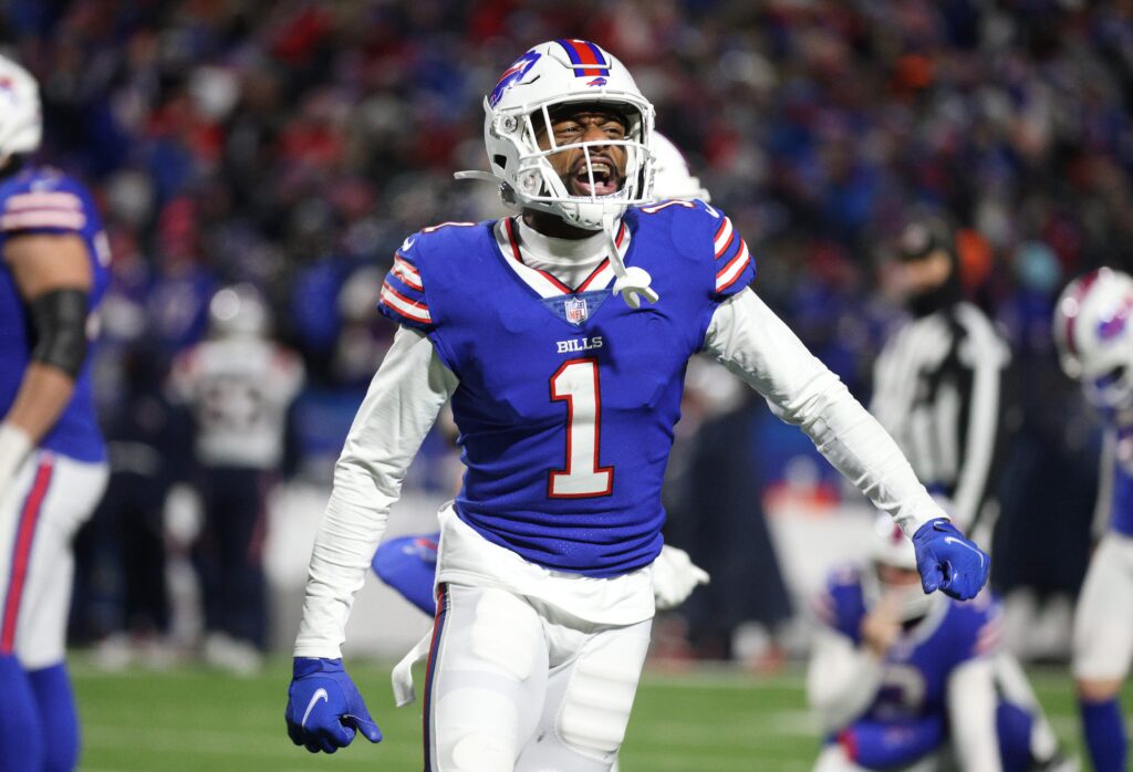 Bills receiver Emmanuel Sanders (formerly of the Denver Broncos) celebrates a touchdown.