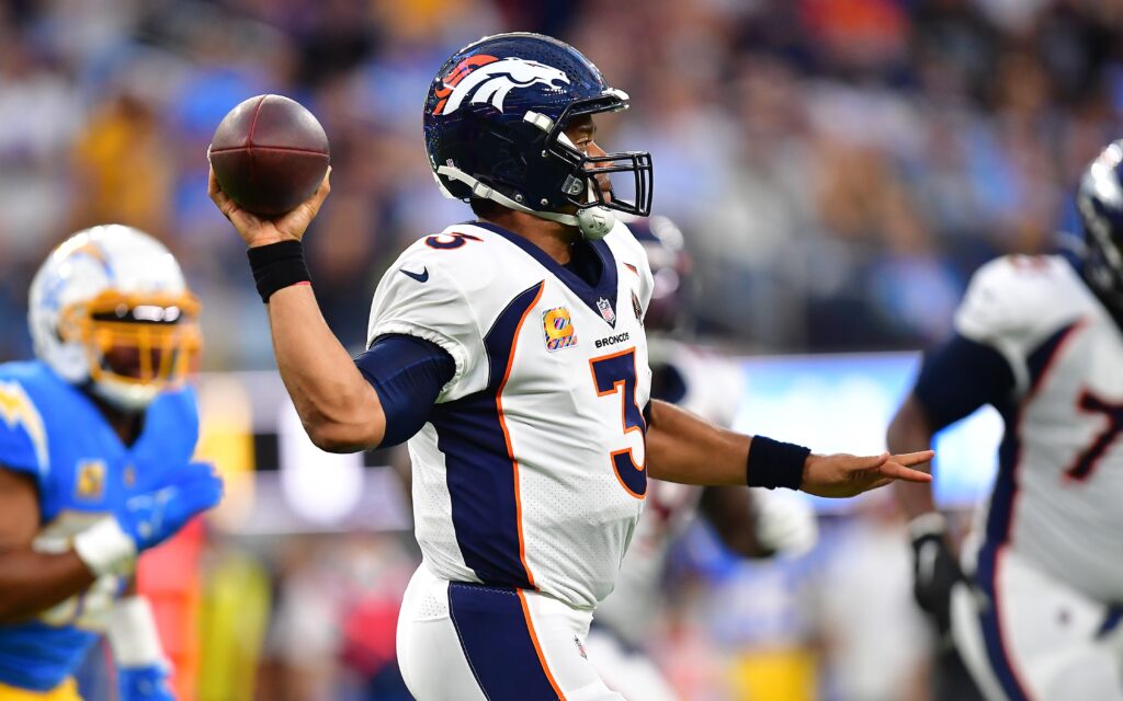 Russell Wilson throws vs. Chargers. Credit: Gary A. Vasquez, USA TODAY Sports.