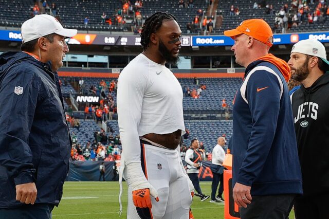 Nathaniel Hackett talks to Baron Browning after the loss to the Jets on Oct. 23, 2022. Credit: Isaiah J. Downing, USA TODAY Sports.