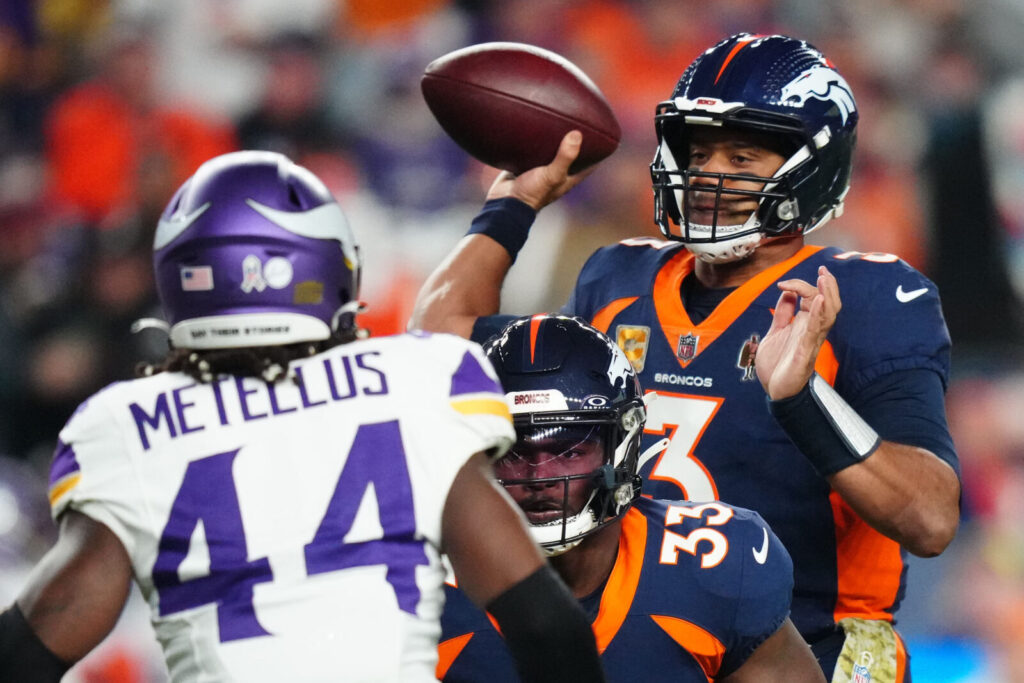 NFL: Minnesota Vikings at Denver Broncos