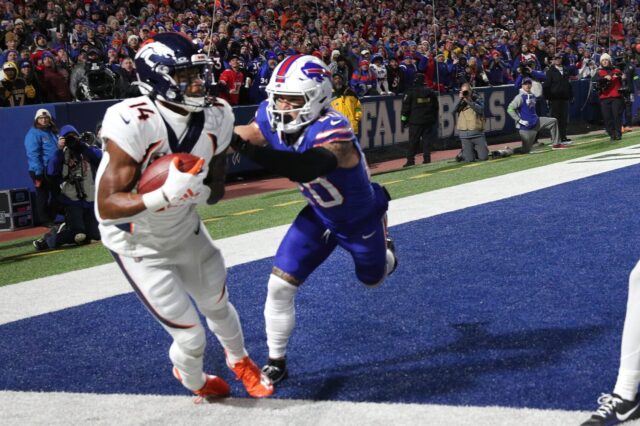 Courtland Sutton tip toe catch against Buffalo.