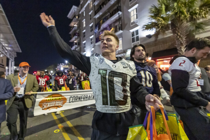 NCAA Football: Senior Bowl Parade