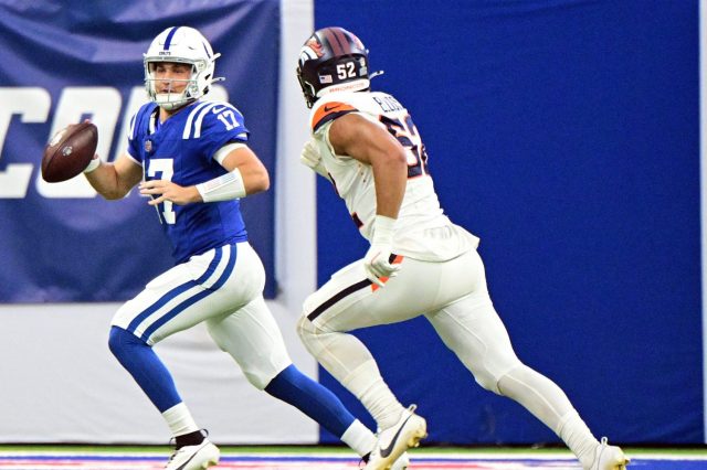 Jonah Elliss chases a Colts quarterback.