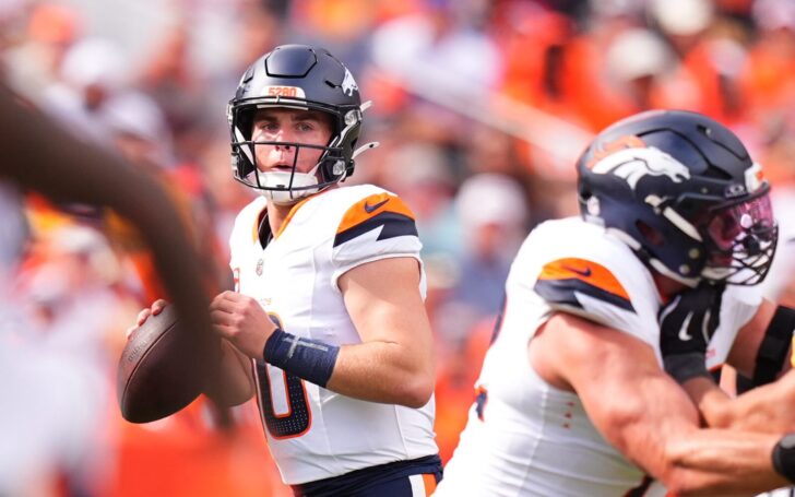 Bo Nix searches for an open receiver.