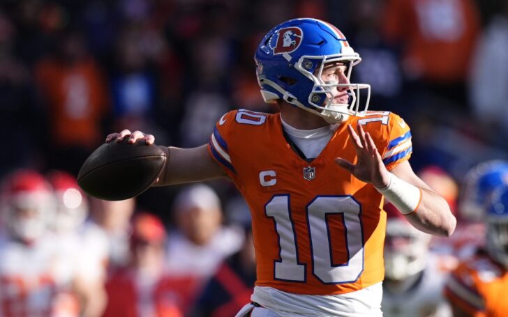 Bo Nix throws against the Chiefs in Week 18. He’s wearing the Broncos throwback 1977 jersey and helmet.