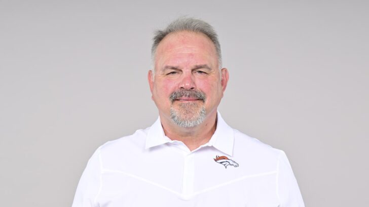 Denver Broncos assistant coach Greg Manusky