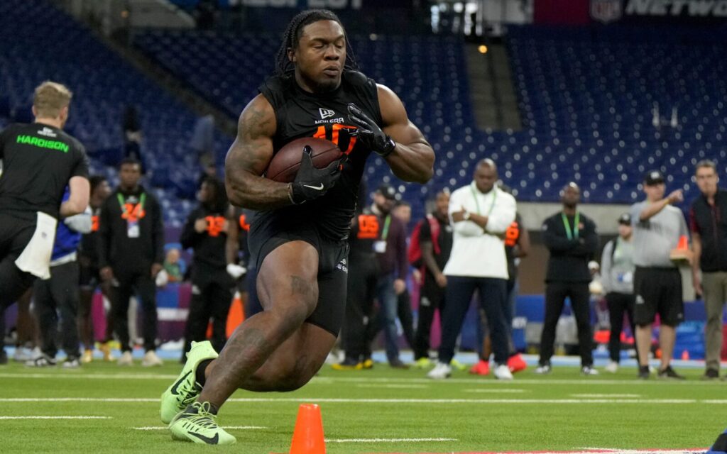 R.J. Harvey runs at the NFL Combine.