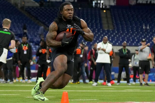 R.J. Harvey runs at the NFL Combine.