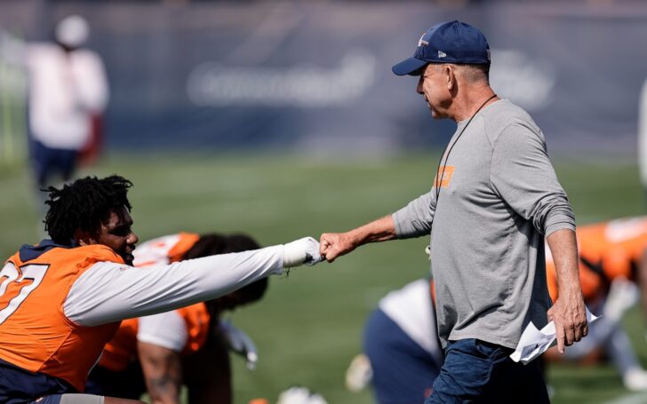 Sean Payton and Malcolm Roach hit knucks at Broncos training camp.