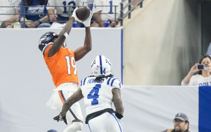 Marvin Mims catches a touchdown against the Colts